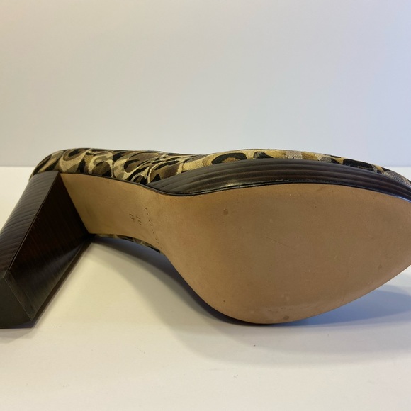 Coach Tristian Heels, 10, Never Worn,  Gorgeous Shoes - Picture 6 of 8